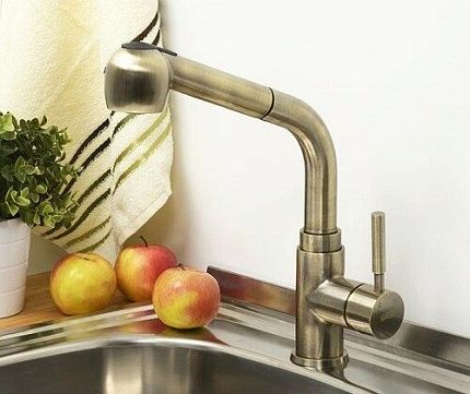 A8237 Смеситель для кухни с выдвижной лейкой