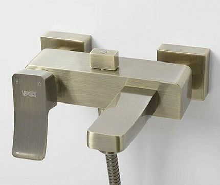 Exter 1601 Смеситель для ванны с коротким изливом